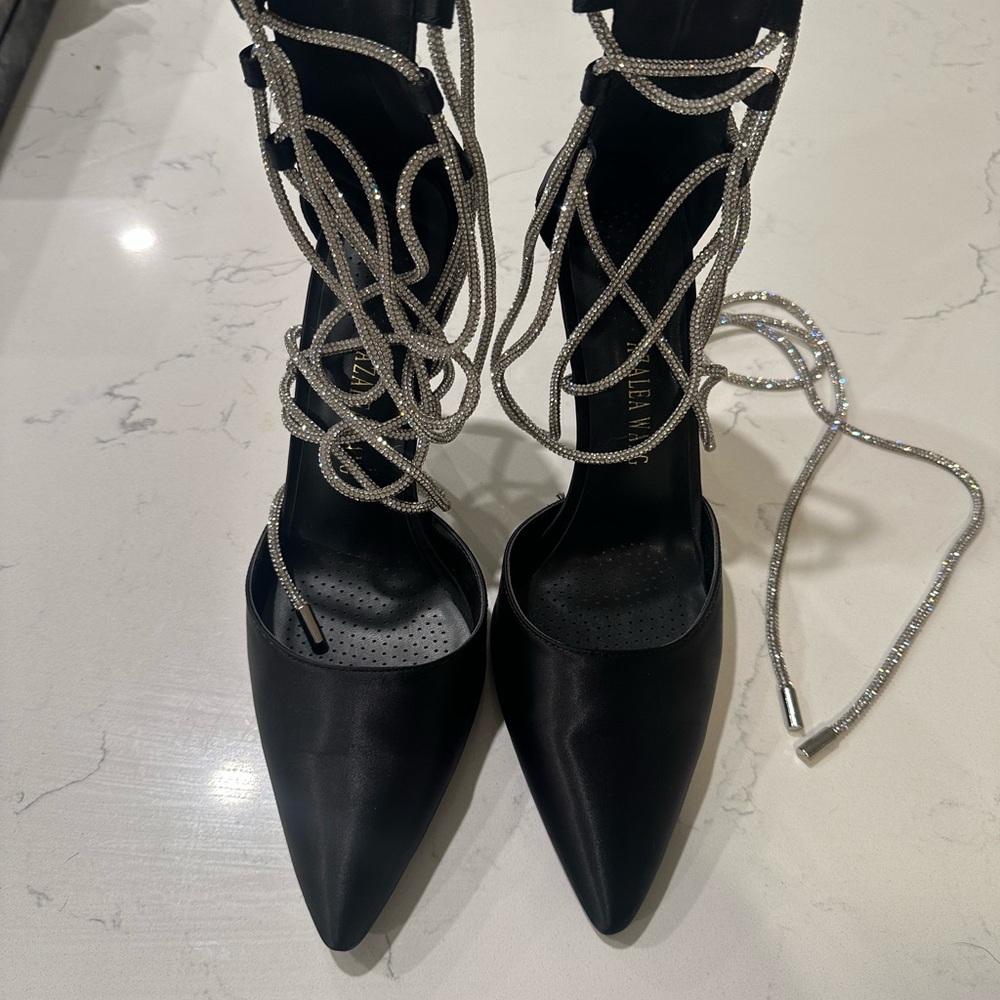 Elegant Black Stiletto Heels with Silver Accents - Picture 4 of 4